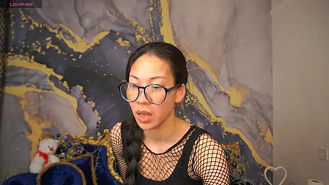 Snapshot of Yen_Star chatting on March 13, 7:20 pm Yen Star online show from March 13, 7:20 pm