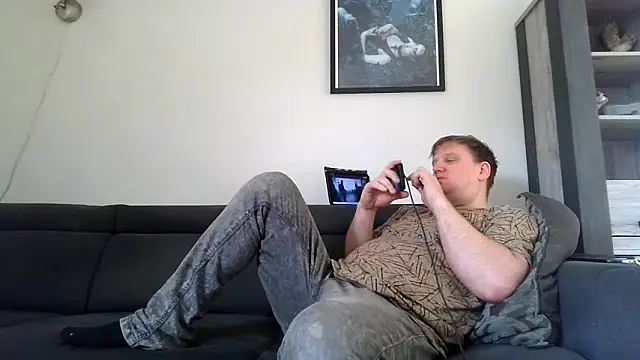 Snapshot of epica40 chatting on June 15, 12:29 pm epica40 online show from June 15, 12:29 pm