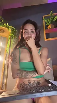 RACHELRUIZ online show from December 3, 6:50 pm