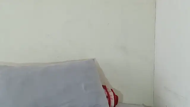 Snapshot of SexyBitchx01 chatting on October 12, 1:32 pm SexyBitchx01 online show from October 12, 1:32 pm