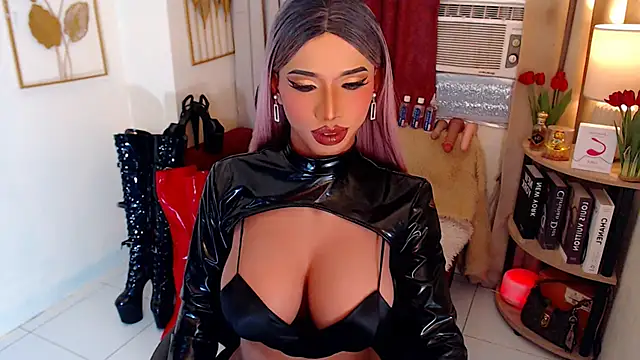 KYLINE WIILLS online show from April 5, 7:55 pm