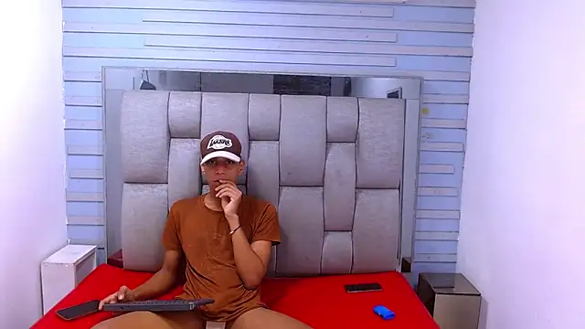 Snapshot of Axel_Ponce chatting on June 17, 1:01 pm Axel Ponce online show from June 17, 1:01 pm