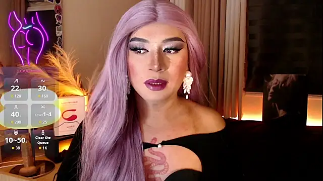 Snapshot of mslilly_croft chatting on May 10, 5:29 pm mslilly croft online show from May 10, 5:29 pm