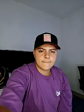 Snapshot of NoahLux chatting on September 10, 7:14 pm NoahLux online show from September 10, 7:14 pm