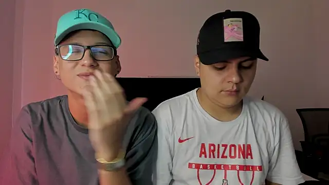 Snapshot of NoahLux chatting on September 25, 7:28 pm NoahLux online show from September 25, 7:28 pm