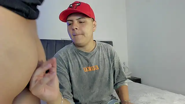 Snapshot of NoahLux chatting on October 23, 6:17 pm NoahLux online show from October 23, 6:17 pm