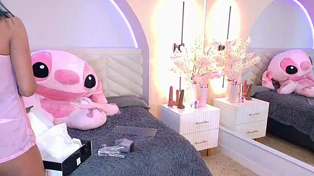 amy miller1 online show from April 21, 8:01 pm