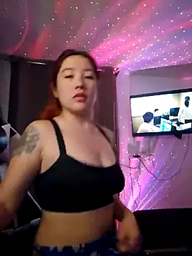 lunnaa  online show from October 7, 3:25 am