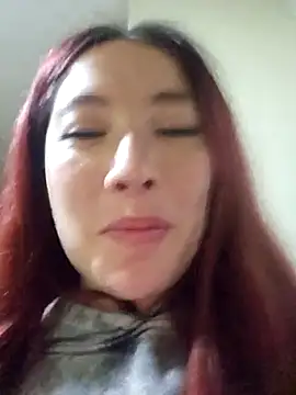 lunnaa  online show from March 4, 11:00 pm