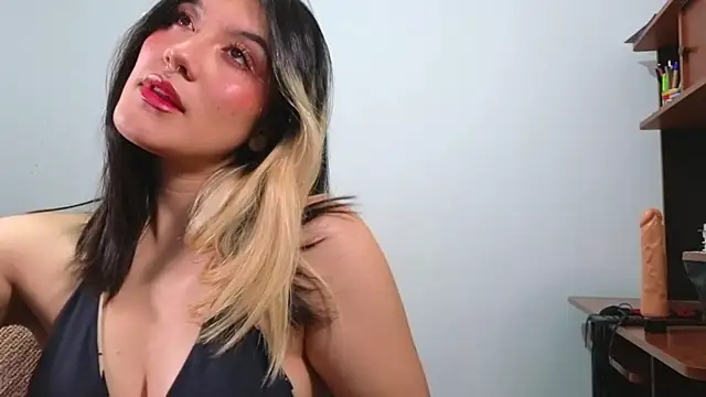 Snapshot of Sweetlolita chatting on September 19, 3:41 am Sweetlolita online show from September 19, 3:41 am