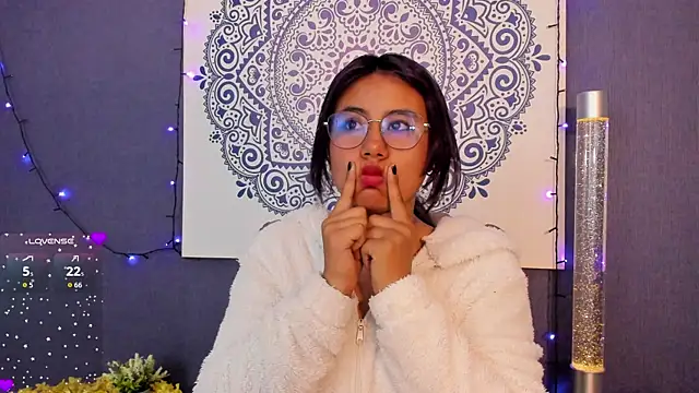 Snapshot of Nova_allen chatting on September 20, 3:13 pm Nova allen online show from September 20, 3:13 pm