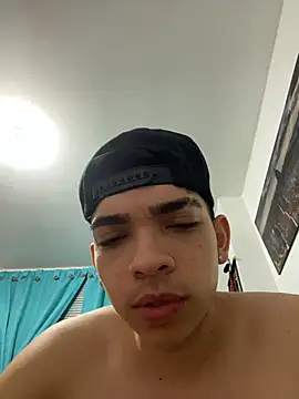 Eryonbradley online show from October 27, 11:41 pm