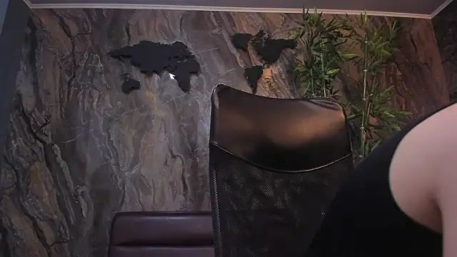 Eryonbradley online show from February 20, 11:32 am