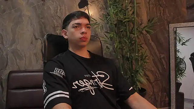 Eryonbradley online show from March 13, 11:28 am