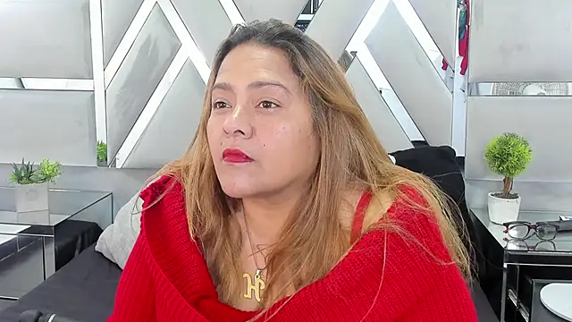 MonzerratBoyer online show from April 18, 7:07 pm