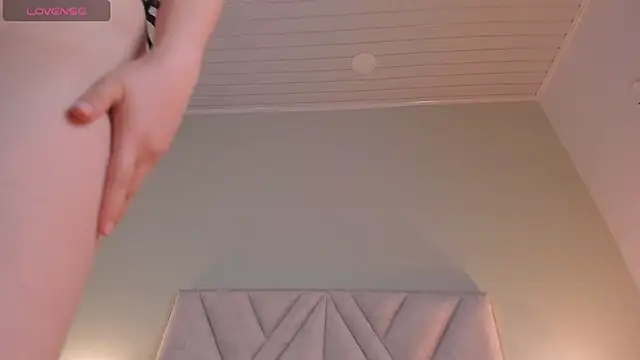 victoria becker  online show from February 14, 1:35 am