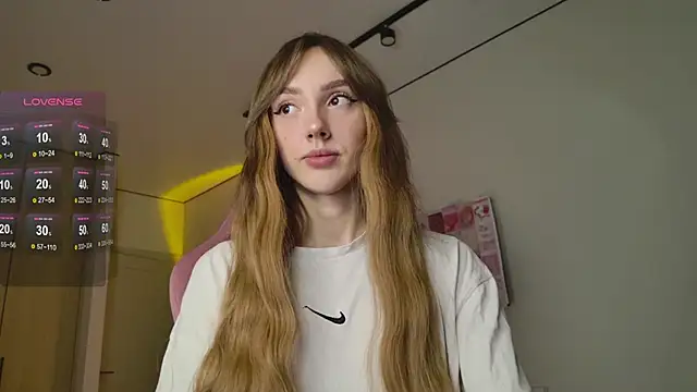 Lunainnk online show from October 11, 9:57 pm