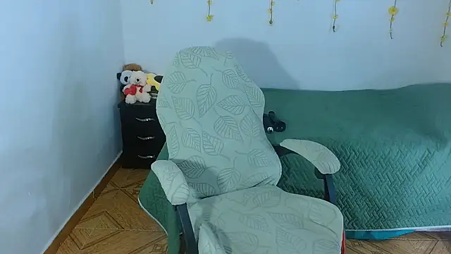 sajecrismaa online show from April 13, 8:14 pm