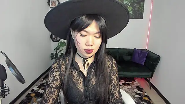 LunaPurrr online show from October 28, 1:09 am