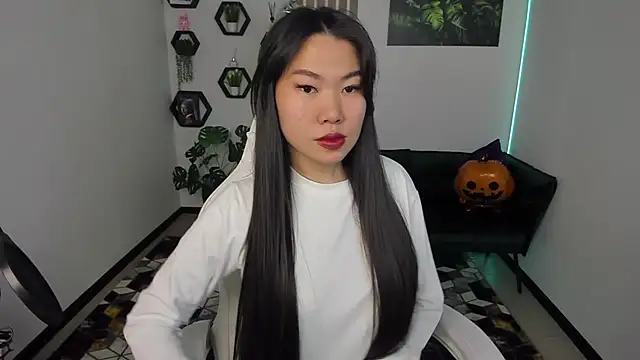 LunaPurrr online show from October 31, 2:23 am