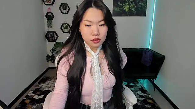 LunaPurrr online show from November 18, 1:11 am