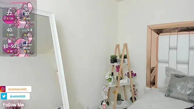 Snapshot of MiaVillalobos chatting on September 21, 3:35 pm MiaVillalobos online show from September 21, 3:35 pm