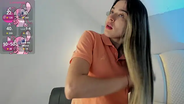 Snapshot of MiaVillalobos chatting on October 2, 12:12 pm MiaVillalobos online show from October 2, 12:12 pm