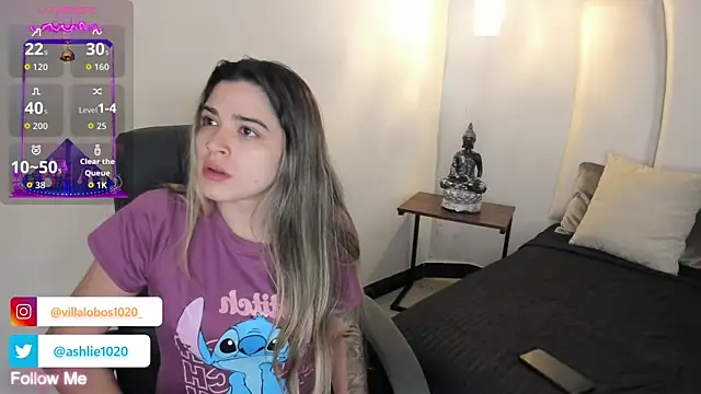 Snapshot of MiaVillalobos chatting on October 21, 11:55 am MiaVillalobos online show from October 21, 11:55 am