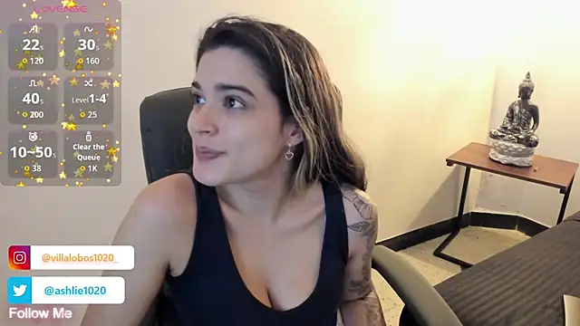 Snapshot of MiaVillalobos chatting on October 30, 12:06 pm MiaVillalobos online show from October 30, 12:06 pm