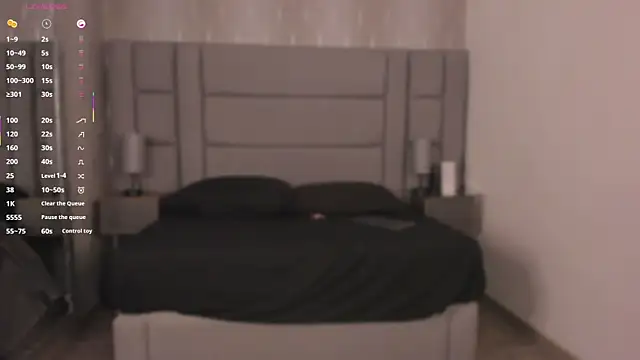 Snapshot of Mia-Medina chatting on October 25, 6:57 pm Mia-Medina online show from October 25, 6:57 pm