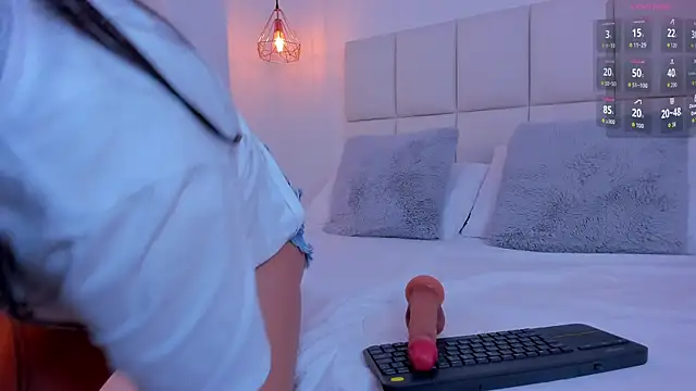 Snapshot of Nina_sweetz12 chatting on September 27, 5:29 pm Nina sweetz12 online show from September 27, 5:29 pm