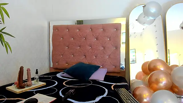 JulianaCarter online show from March 8, 3:27 pm