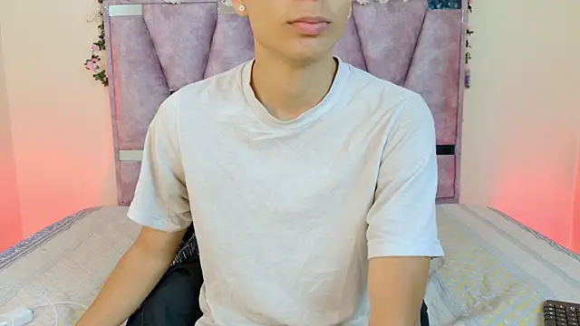 lana and liam  online show from October 31, 10:27 am