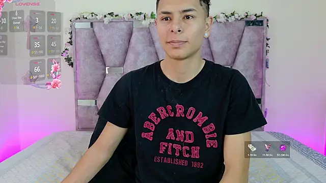 lana and liam  online show from November 25, 9:31 am