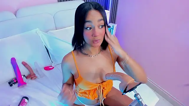 Clawdeen  wolf online show from March 24, 8:25 pm