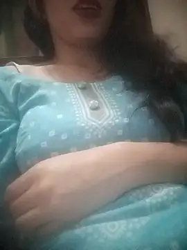 Snapshot of preet-kaur-123 chatting on October 28, 7:56 am preet-kaur-123 online show from October 28, 7:56 am