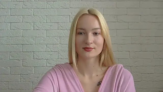 Snapshot of Alice_Sweet_01 chatting on January 9, 12:19 pm Alice Sweet 01 online show from January 9, 12:19 pm