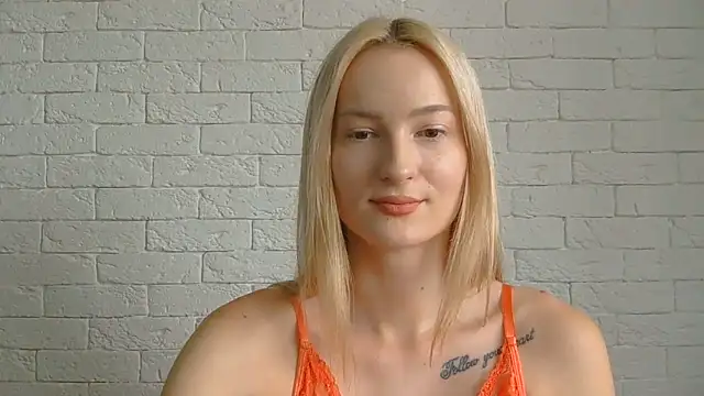 Snapshot of Alice_Sweet_01 chatting on June 14, 11:01 am Alice Sweet 01 online show from June 14, 11:01 am