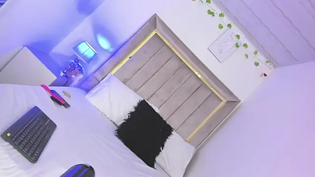 ScarlettVell online show from February 26, 7:13 pm