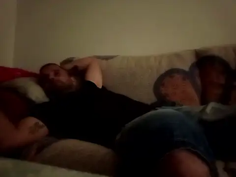 Snapshot of Feistysausage chatting on October 8, 8:28 pm Feistysausage online show from October 8, 8:28 pm