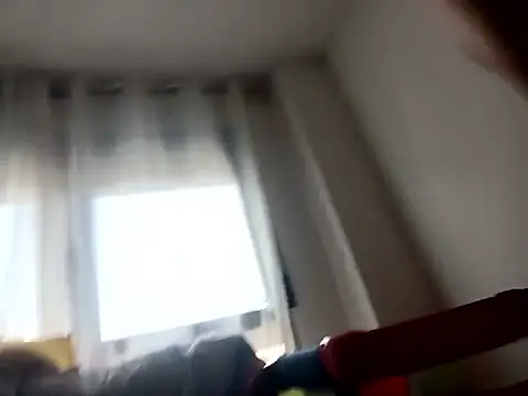 Snapshot of Feistysausage chatting on October 12, 3:33 pm Feistysausage online show from October 12, 3:33 pm