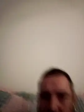 Snapshot of Feistysausage chatting on October 17, 12:25 am Feistysausage online show from October 17, 12:25 am