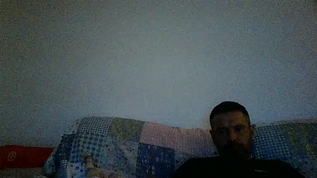 Snapshot of Feistysausage chatting on October 29, 9:27 pm Feistysausage online show from October 29, 9:27 pm