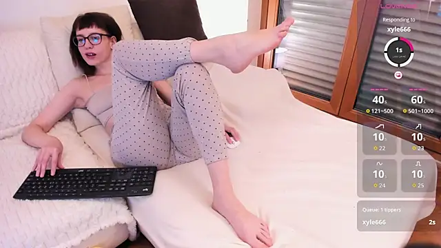 JaneLyrne online show from April 4, 3:31 pm