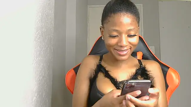 Ballenciaa online show from September 21, 7:15 pm