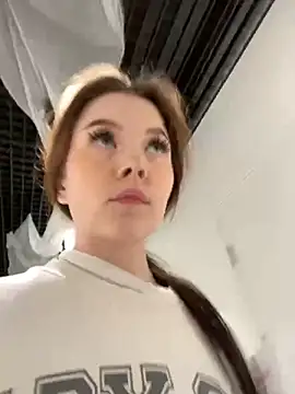 Wanda Wild online show from October 31, 4:41 pm