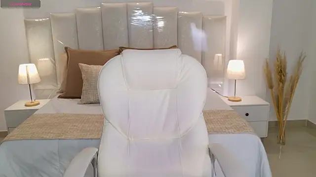 Viictoria jones online show from April 21, 1:18 am