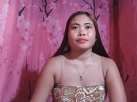 Snapshot of Hot_Samantha4u chatting on May 5, 9:06 am Hot Samantha4u online show from May 5, 9:06 am