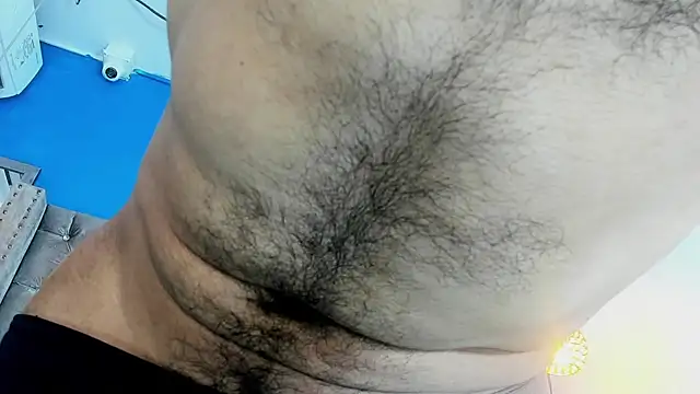 Snapshot of latinhotmuscle chatting on October 18, 3:09 am latinhotmuscle online show from October 18, 3:09 am