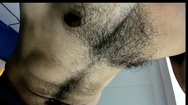 Snapshot of latinhotmuscle chatting on October 25, 6:21 am latinhotmuscle online show from October 25, 6:21 am